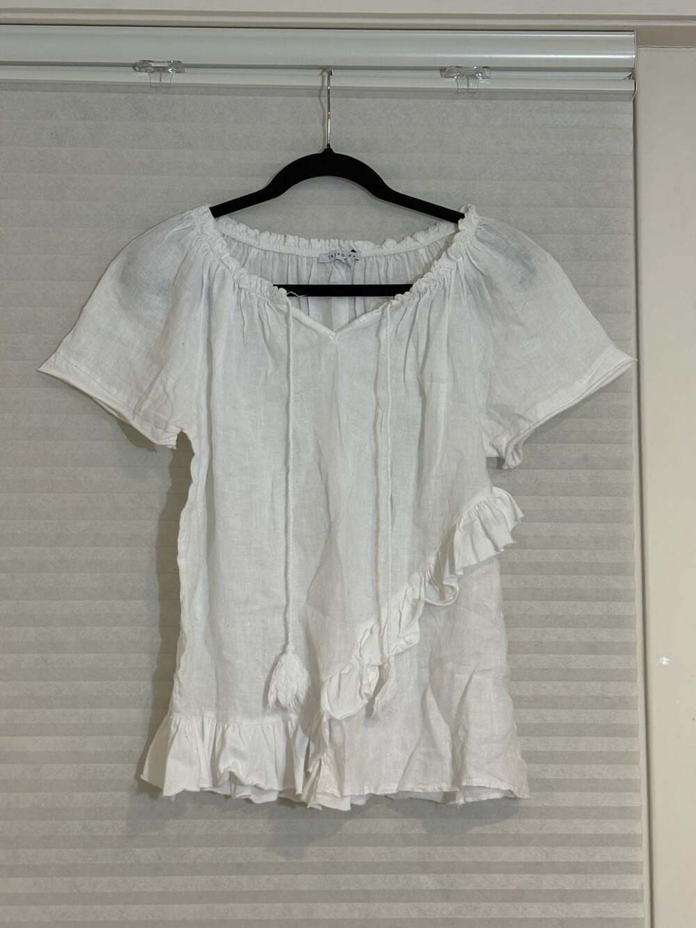 Tempo Paris Blouse Style 1372A Size S/M White 100% Linen Ruffle